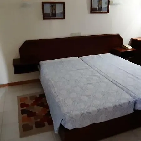 Armona فندق Olhão