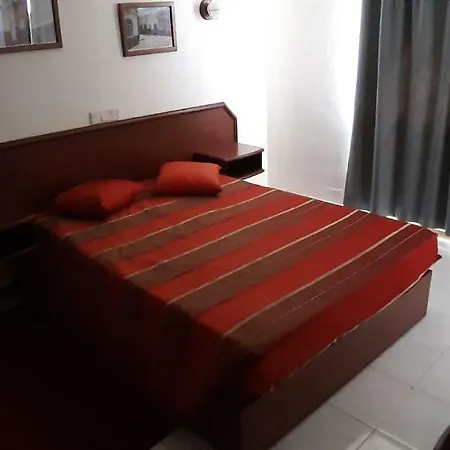 Armona Hotel *